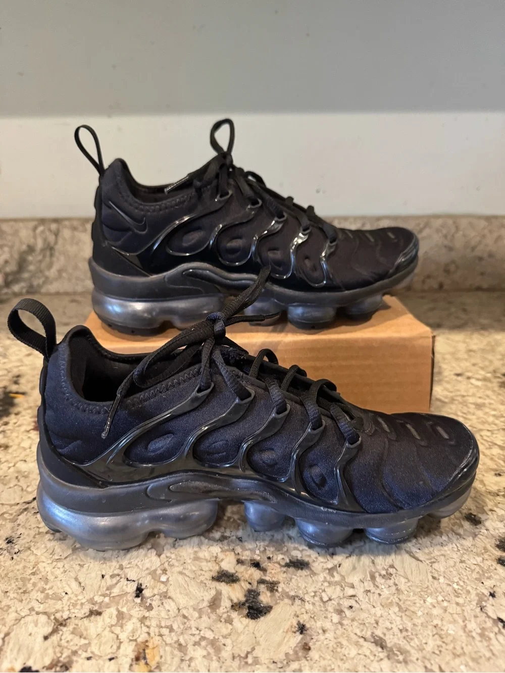 Nike Air VaporMax Plus Anthracite Women’s 7 Running Jogging Shoes EUC DH1063-001